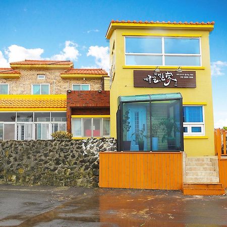 Gyeryonggil Pension Jeju Exterior foto