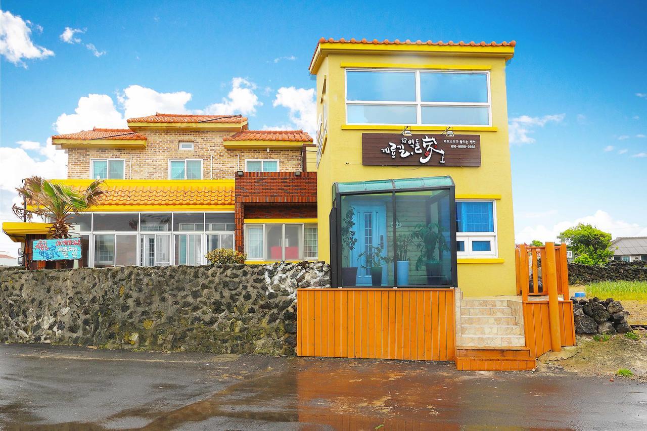 Gyeryonggil Pension Jeju Exterior foto